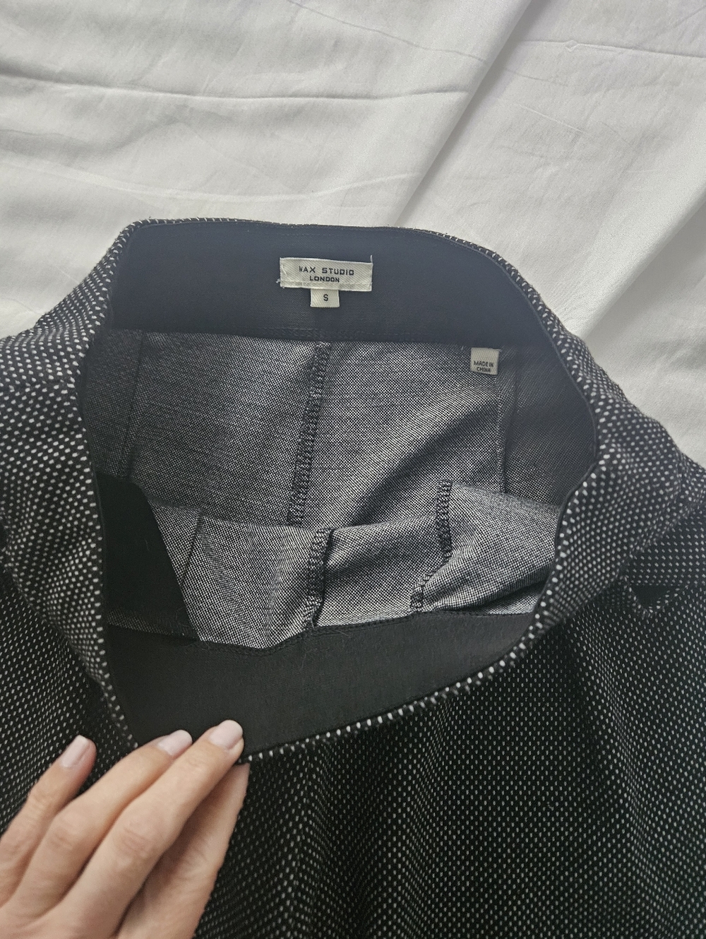 Micro-Pattern Dress Pants - Picture 6 of 7